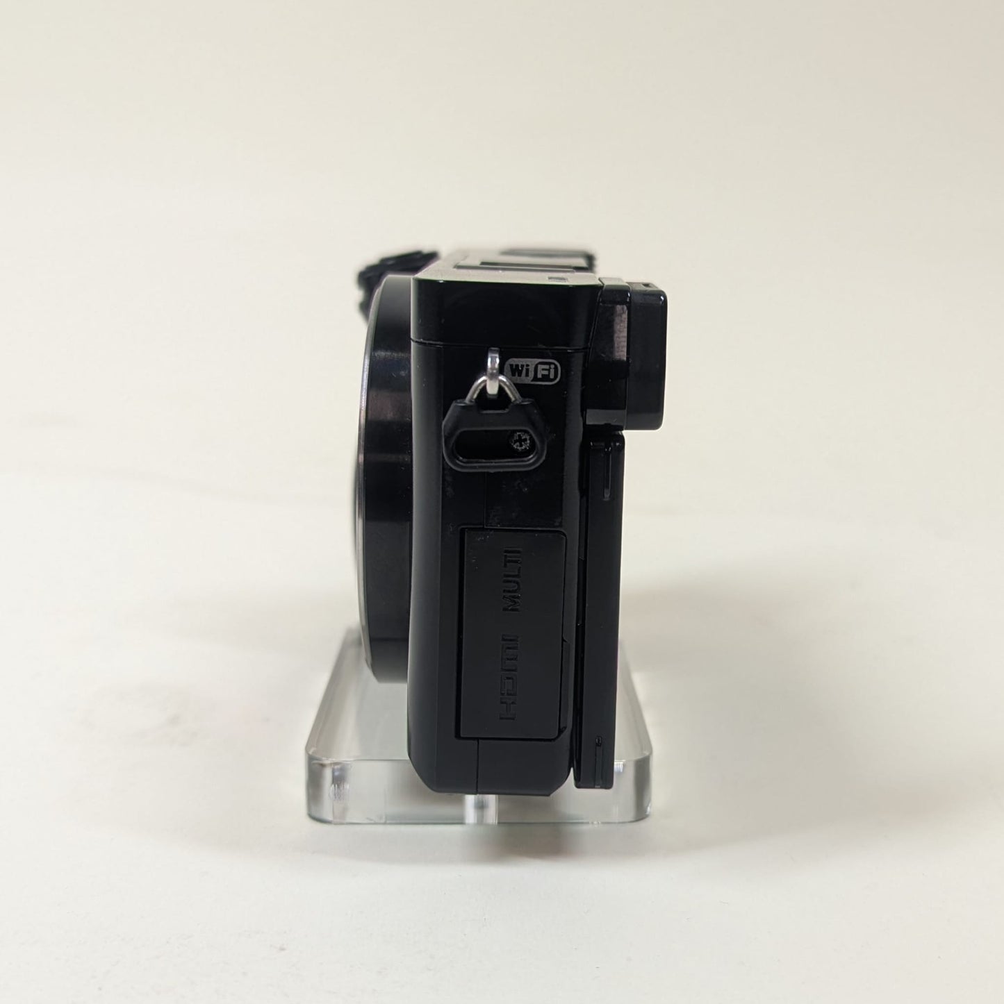 Broken Sony Alpha A6000 24.3MP APS-C Interchangeable Lens Camera